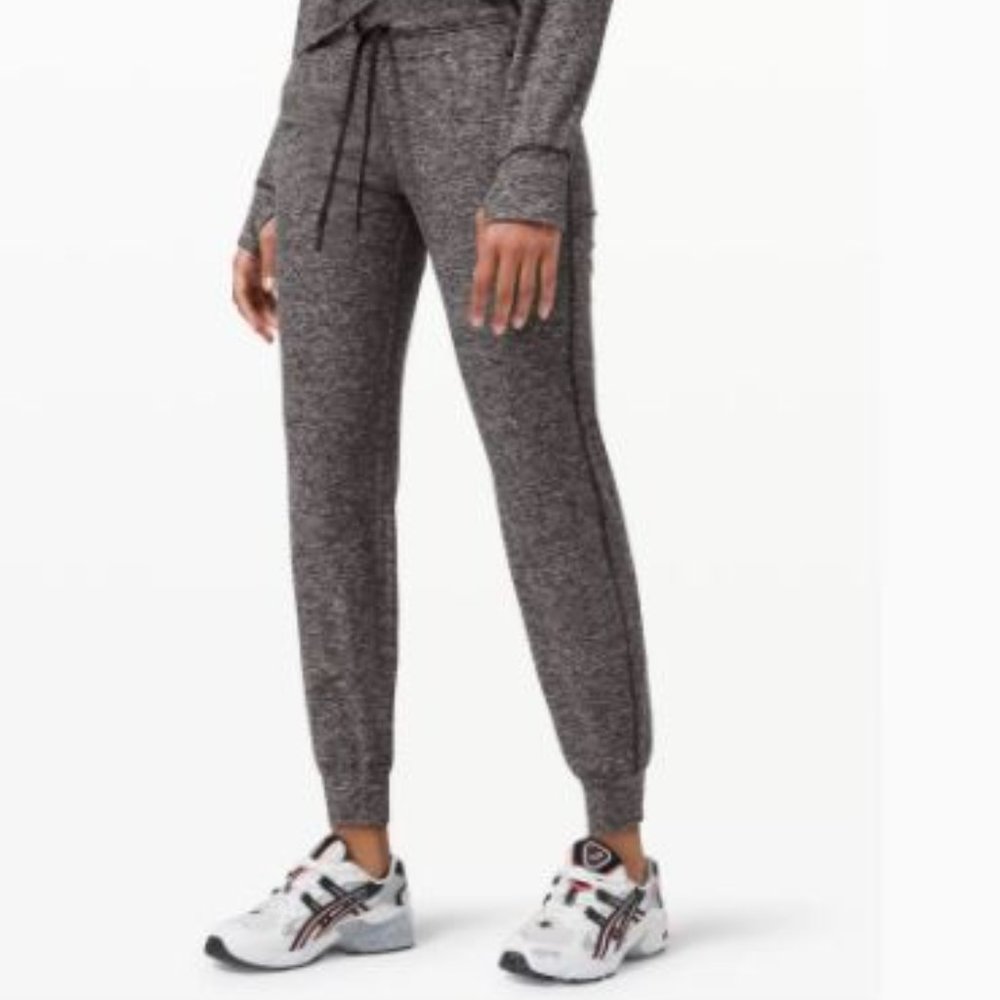 SOLD - NWT Ready to Fleece Joggers (8) - BLACK